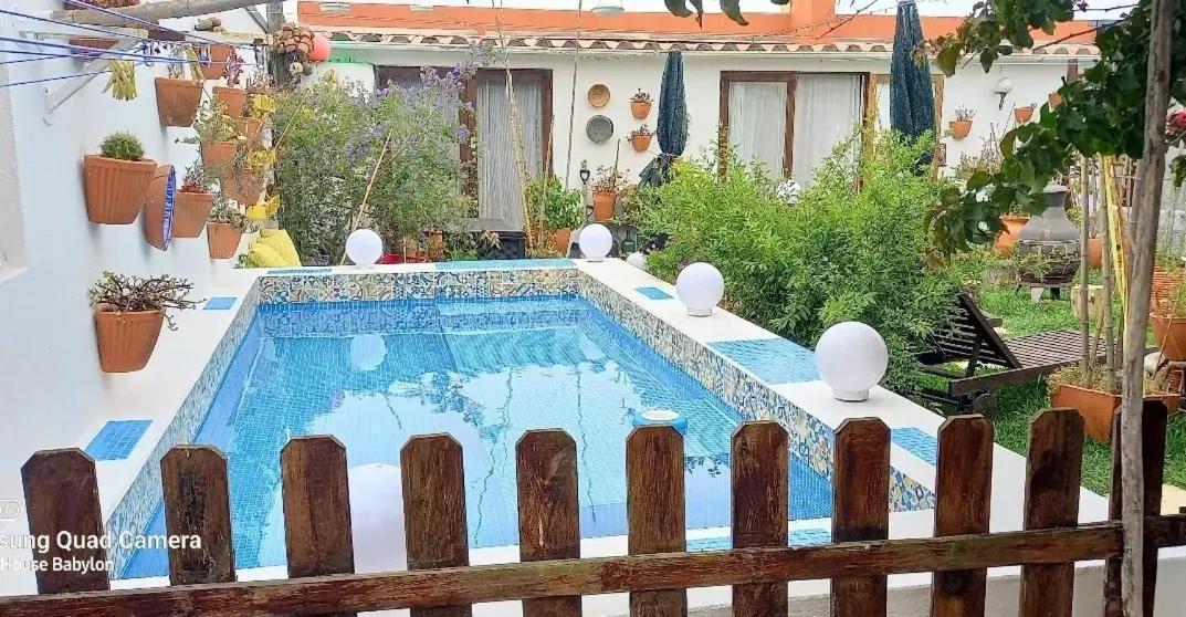 Beach House Babylon Guest House With Kitchenette And Garden Торейра Екстериор снимка
